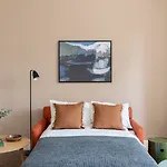 Saco Reading Castle Crescent